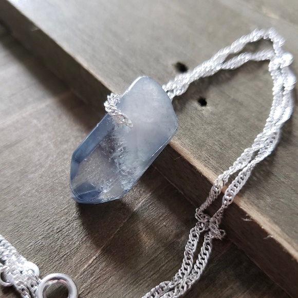 Raw dumortierite crystal quartz necklace - Picture 3 of 6